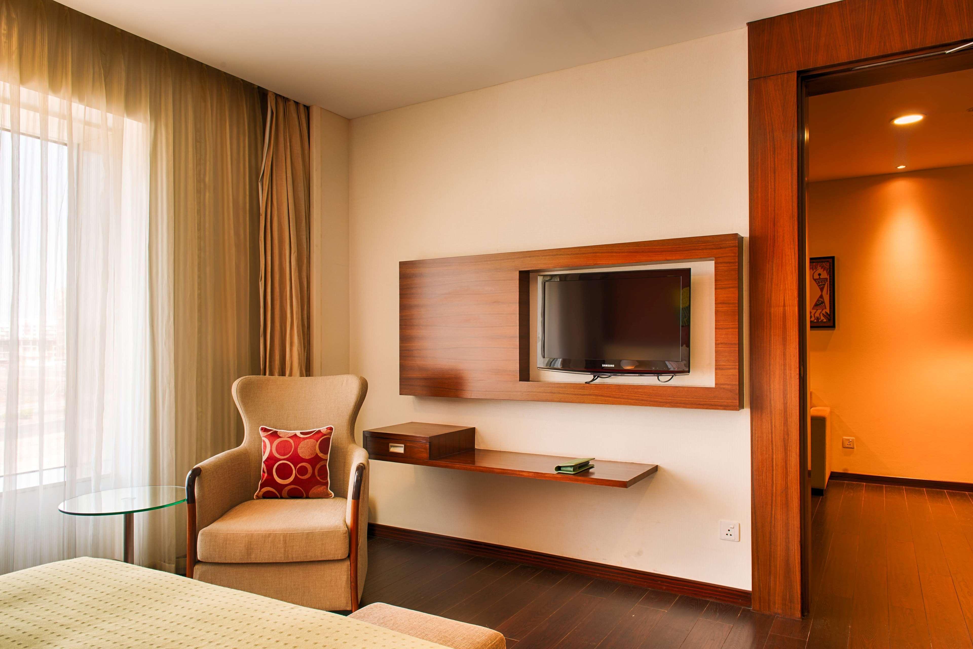 Ramada Plaza By Wyndham Pune Hinjewadi Dāpuri Dış mekan fotoğraf