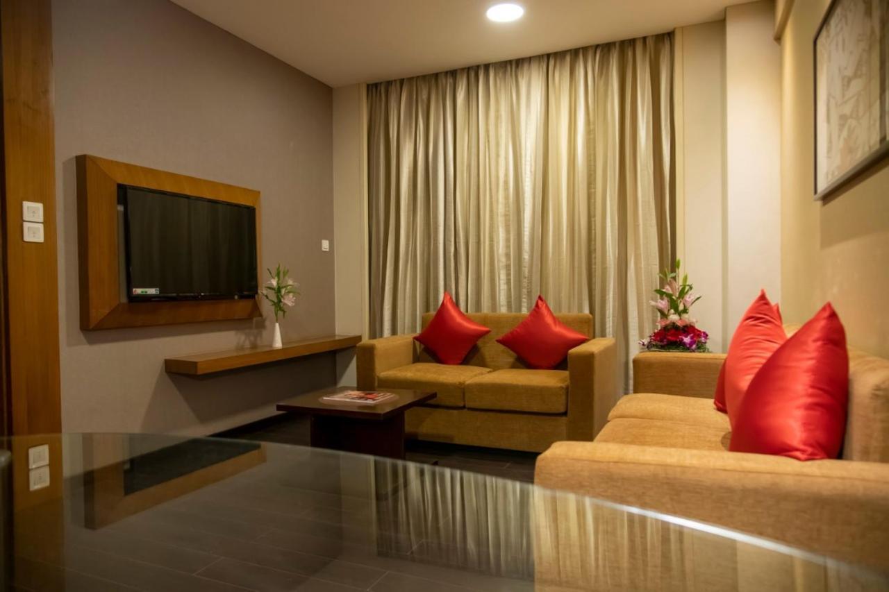 Ramada Plaza By Wyndham Pune Hinjewadi Dāpuri Dış mekan fotoğraf